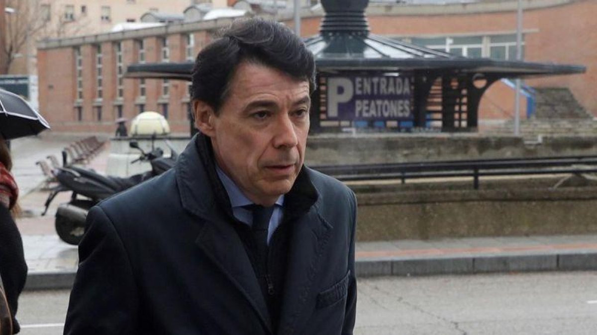 El expresidente de la Comunidad de Madrid, Ignacio González, a su llegada a los juzgados de la Plaza de Castilla