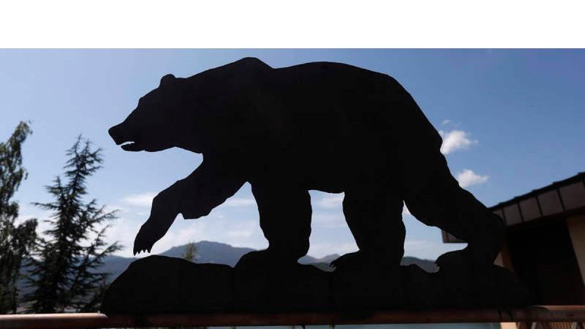 JESÚS F. SALVADORES