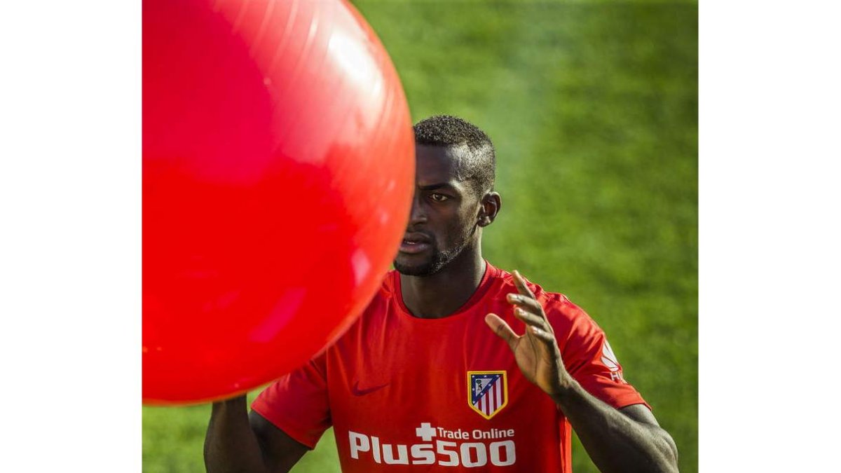 Jackson Martínez, durante el entrenamiento del Atlético.