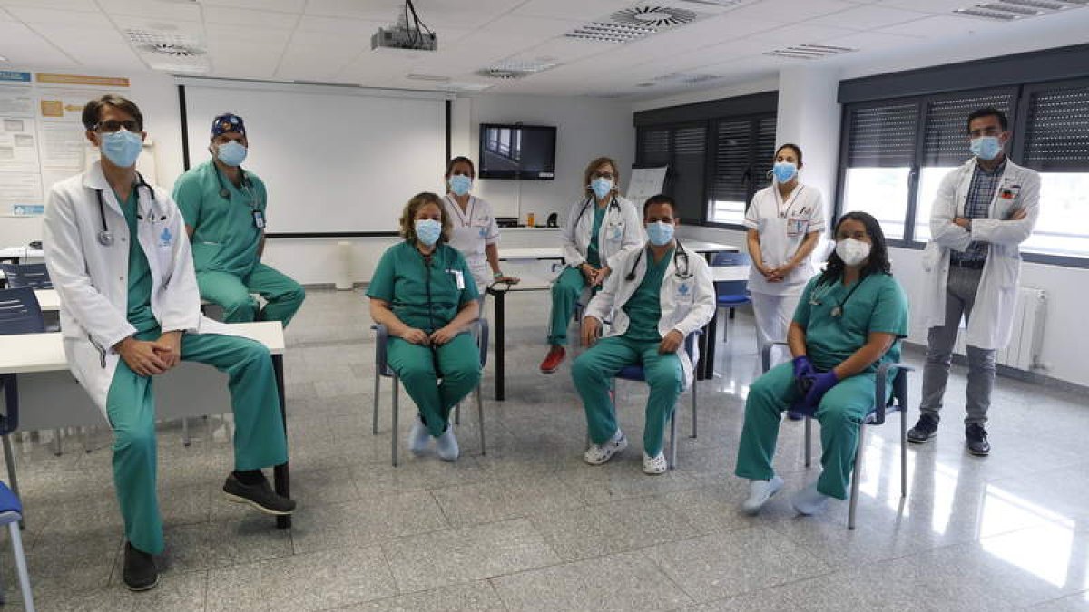 El equipo de profesionales del Hospital San Juan de Dios que ha participado en el proyecto nacional. RAMIRO