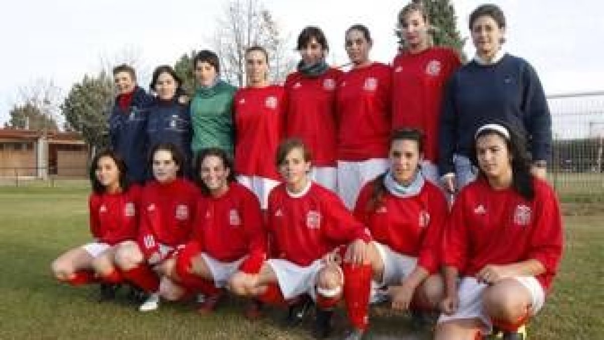 Formación del equipo del León FF B que milita en la 1.ª División Regional Femenina
