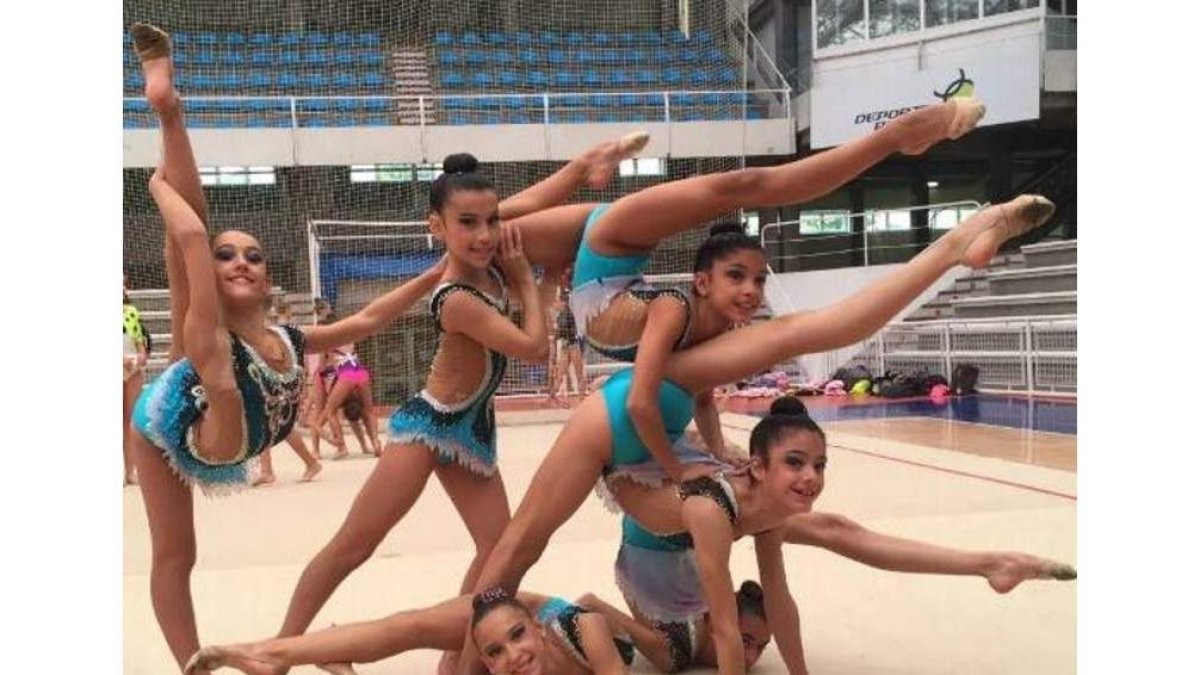 Las integrantes del conjunto infantil del Club Ritmo. RITMO