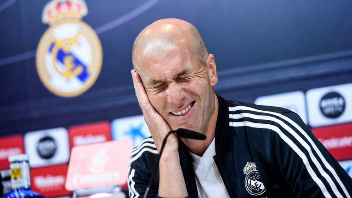 Zidane perfila su plantilla de cara a la próxima temporada. FERNANDO VILLAR