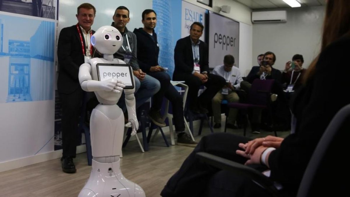 El robot Pepper durante la demostración en el salón 4YFN.