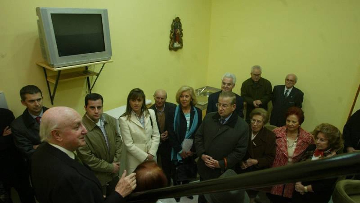 Francisco Martínez de la Torre, a la izquierda, en la inauguración de las instalaciones