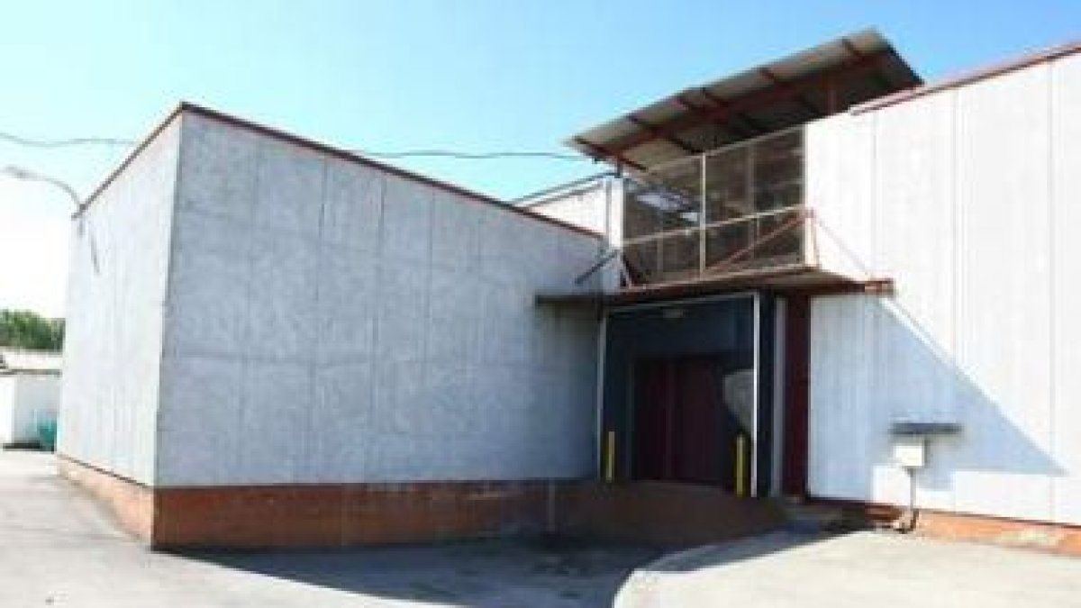 El matadero municipal de Ponferrada, en La Martina, lleva meses cerrado.