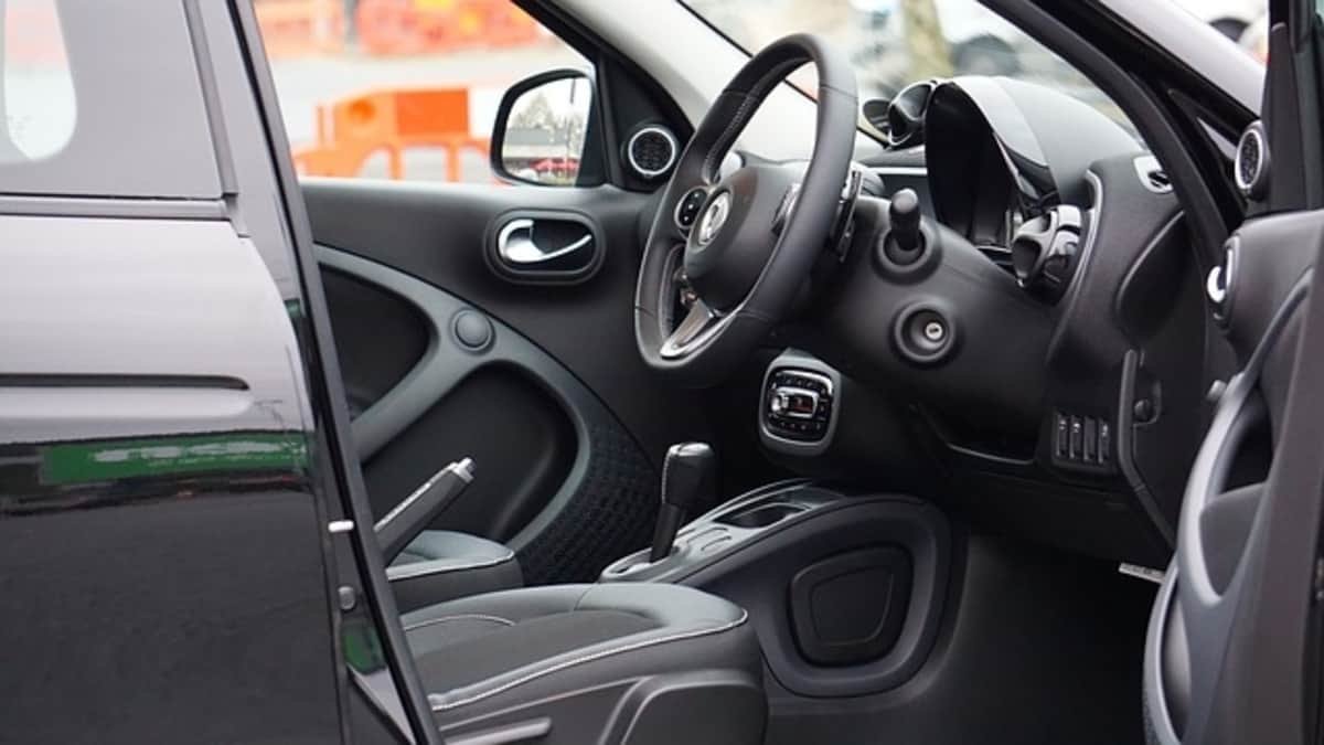 Limpieza de ozono para coches durante la pandemia