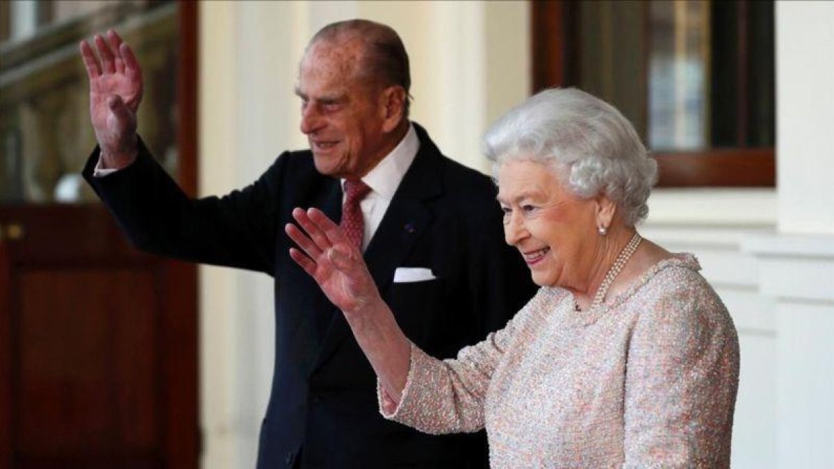 La reina Isabel II y su marido, el duque de Edimburgo.