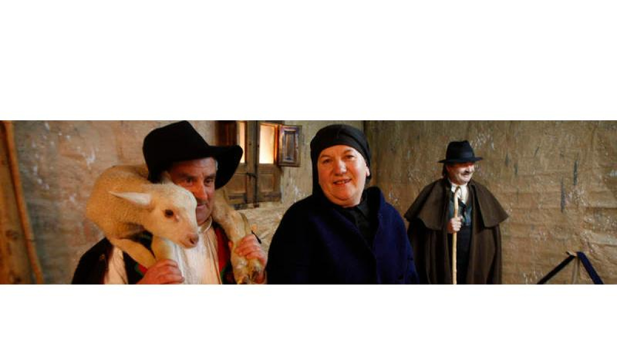 Vecinos de Velilla de la Reina representan una típica pastorada leonesa, también conocida como corderada.
