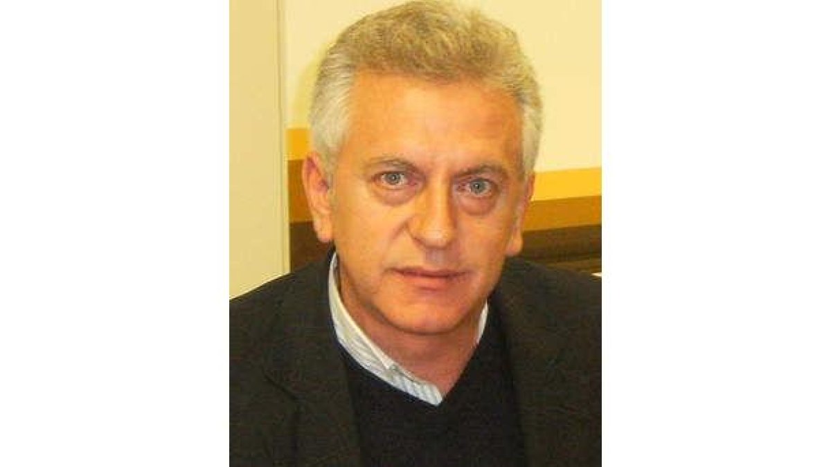 El portavoz del PP, Julio Cayón.