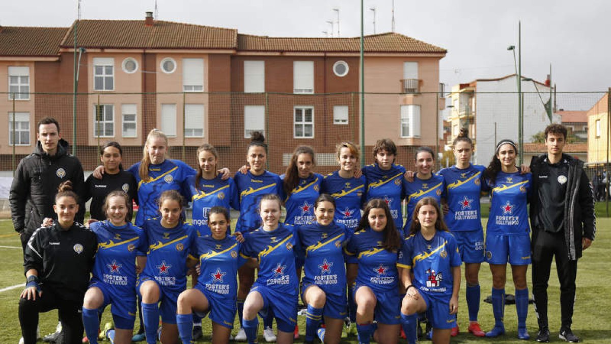 Formación del Atlético Trobajo que milita en la 1ª División Regional Femenina. FERNANDO OTERO