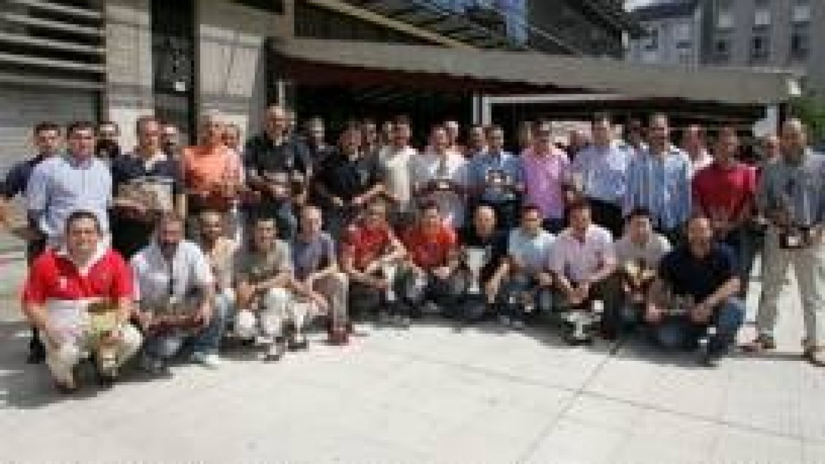 Foto de los ganadores en las diversas modalidades del Campeonato de arma corta