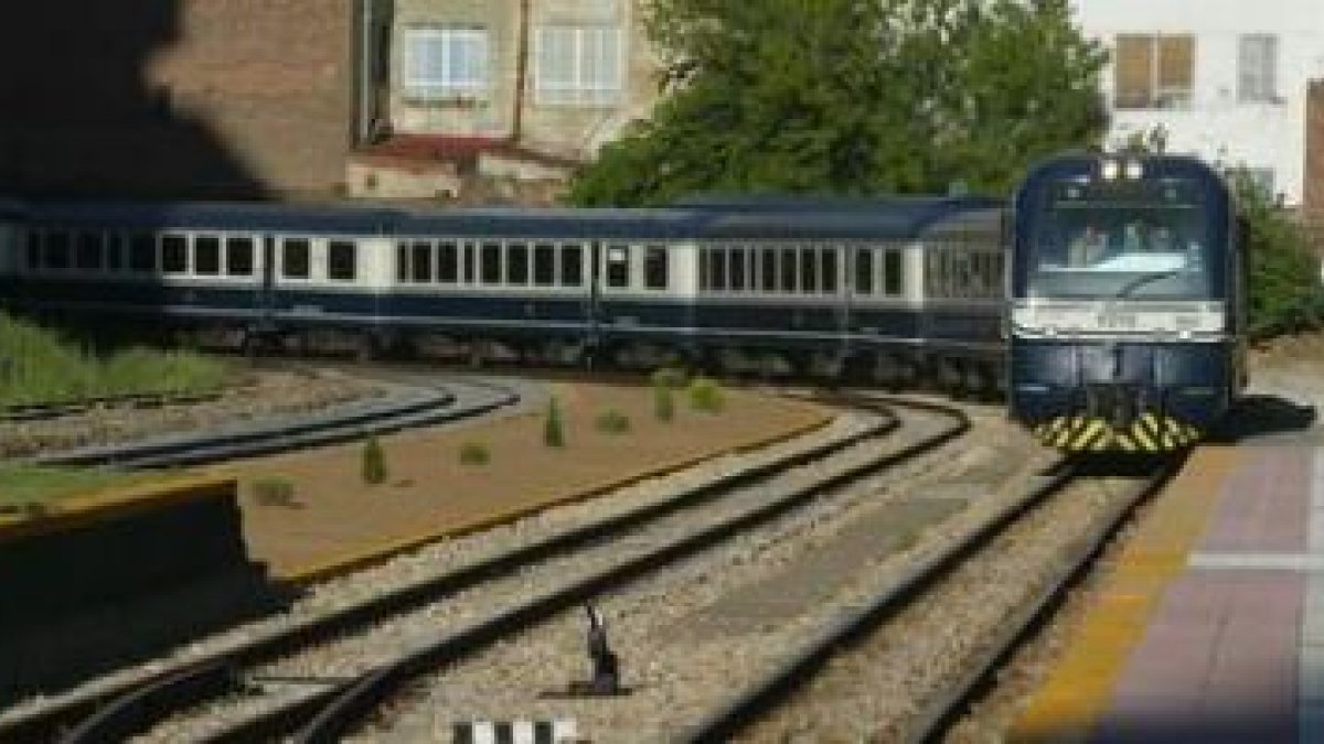 El tren-tram y el tranvía accederán al entorno de la estación por debajo del puente de los Maristas,