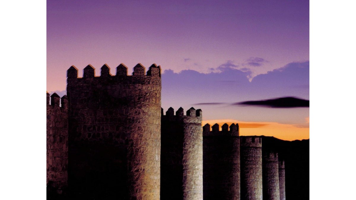 La Muralla de Avila, el monumento más emblemático de la capital abulense. JOSÉ RAMÓN SAN SEBASTIÁN
