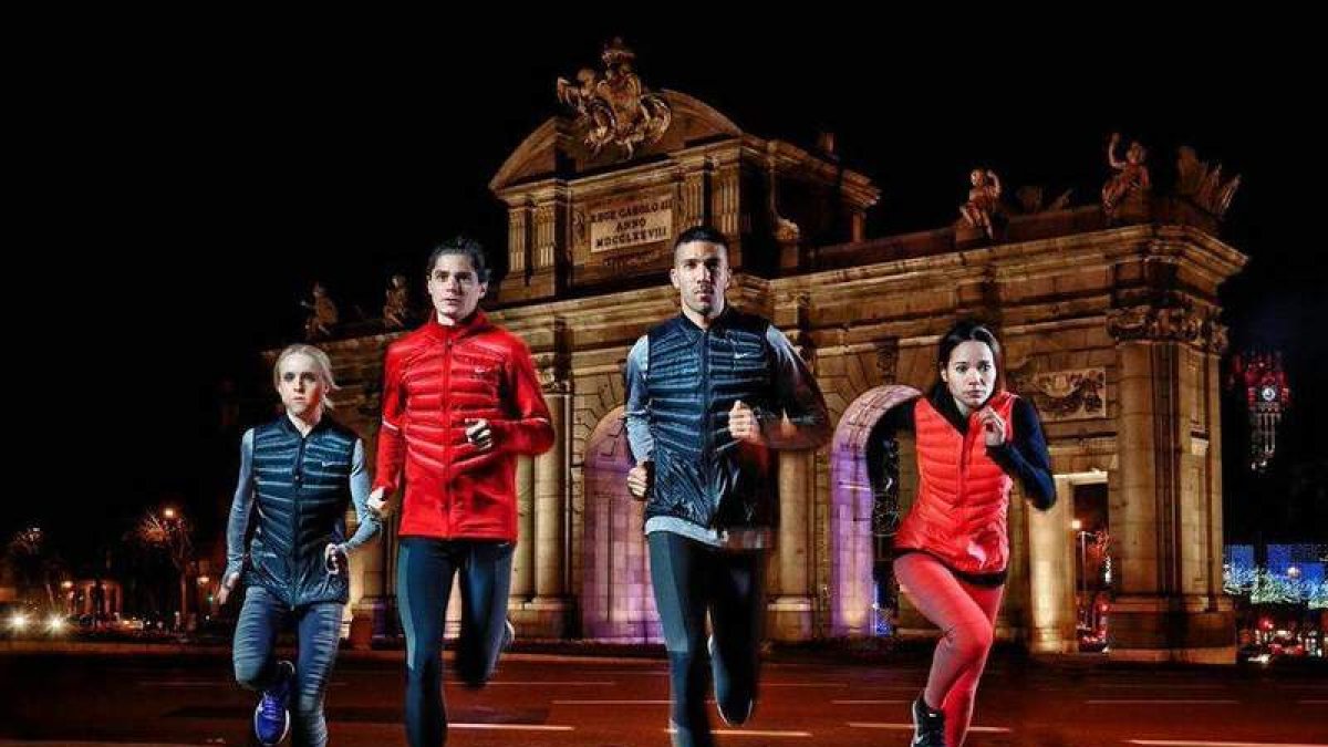 Aláiz junto a Gemma Steel, Khadija Rahmouni y Mekhissi, en el cartel de la carrera para Nike.