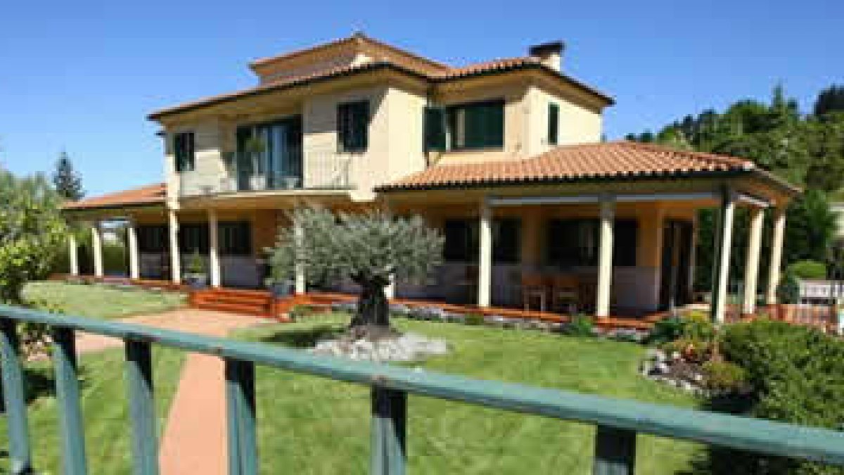 La fachada del chalé en el que fue retenido el empresario Antonio G.R. y su esposa.