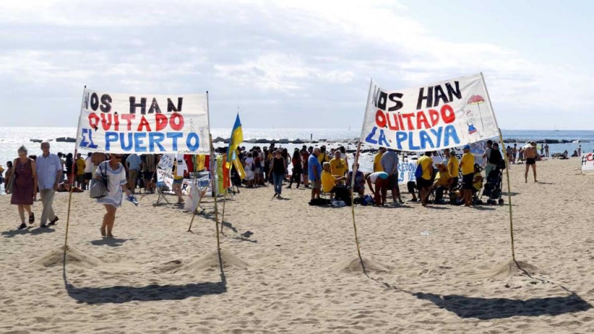 Manifestación celebrada en la Barceloneta este sábado.