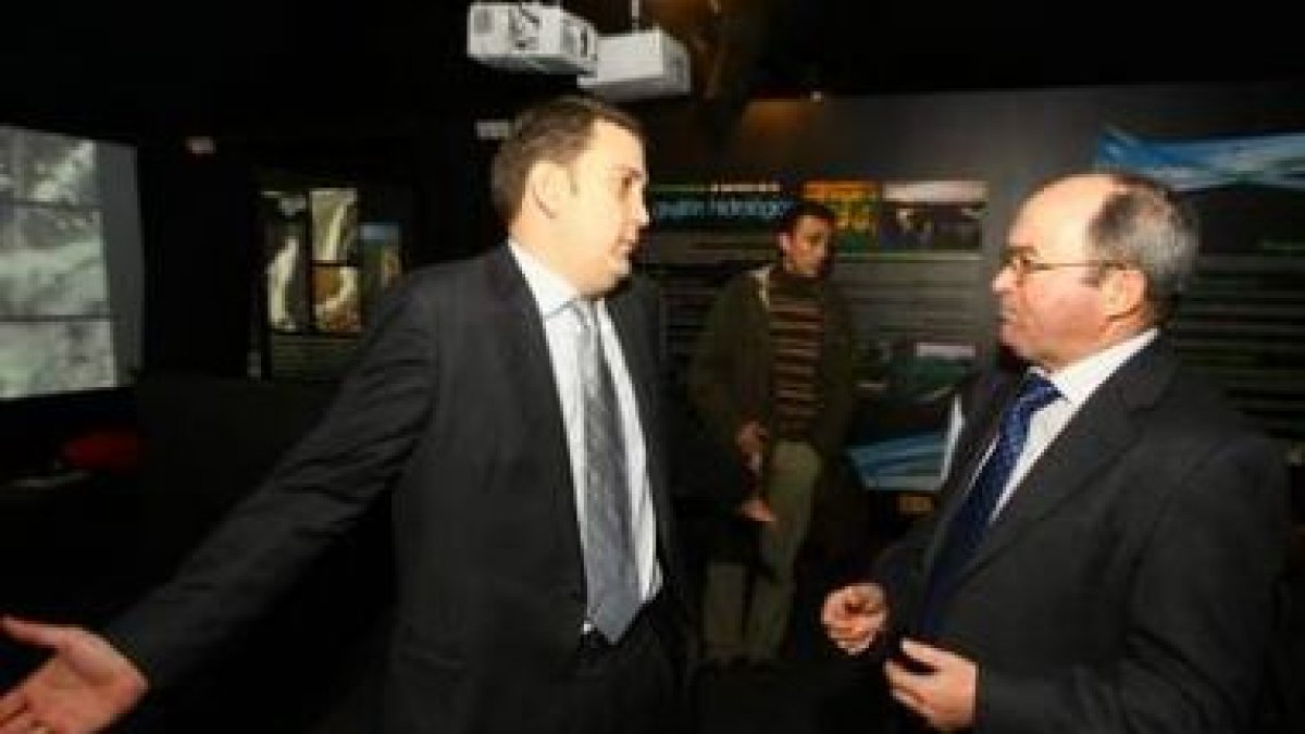 El principal contacto oficial del presidente de la CH Miño-Sil fue en diciembre con el alcalde de Po
