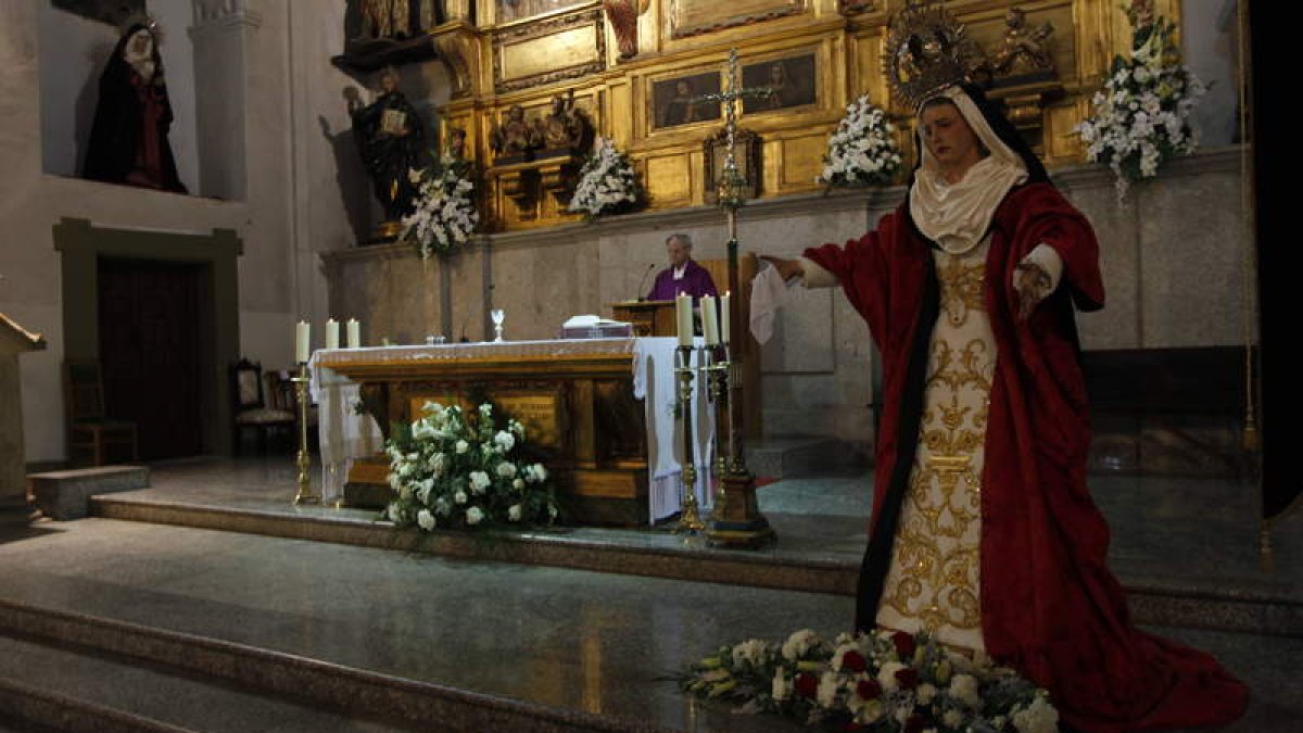 Nueva imagen de María Santísima del Mayor Dolor en su Soledad.