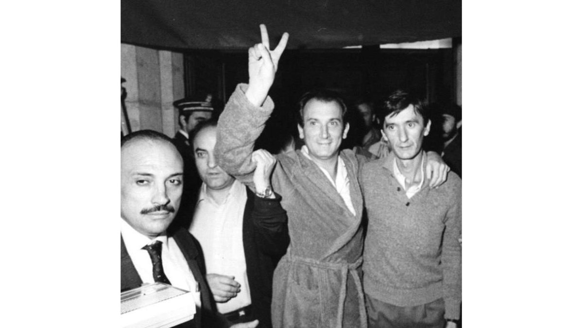 Morano, jaleado tras la huelga de hambre del 86.