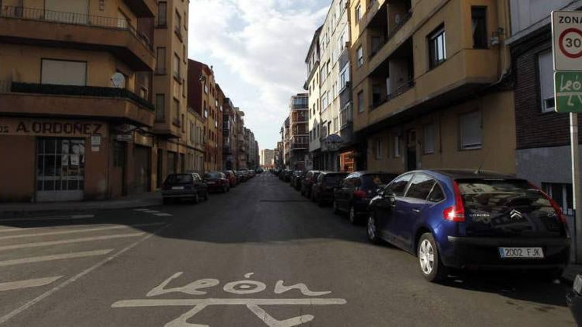 Estado que presentaba ayer la calle de las agresiones.