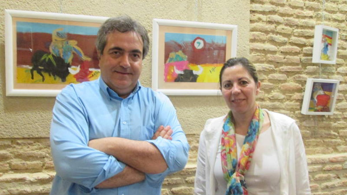 Cachafeiro y la edil de Cultura, Carmen Pablos.