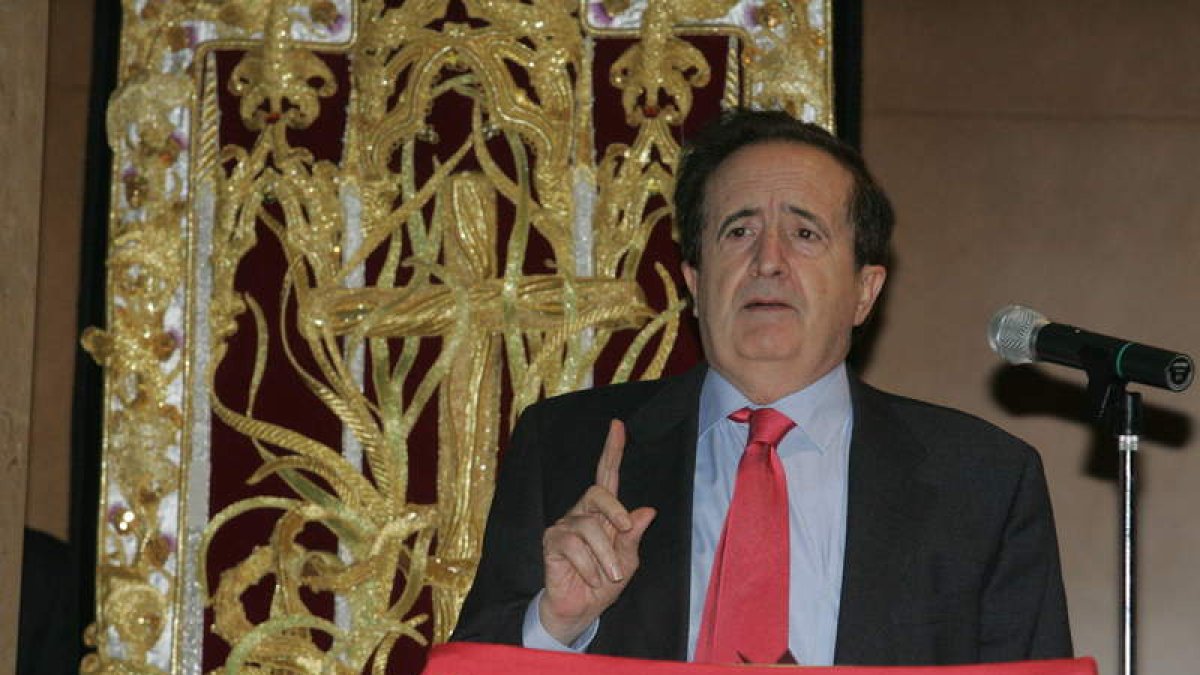 Juan José Lucas, en el transcurso del pregón pronunciado ayer.