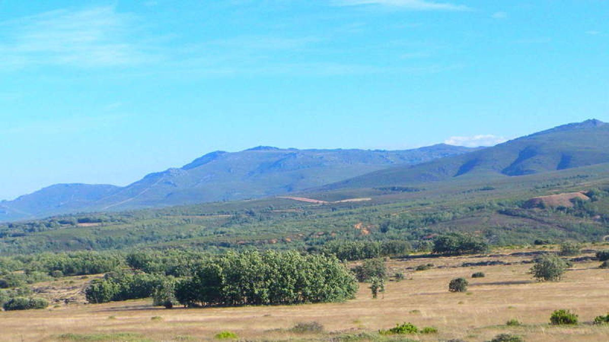 El Sanguiñal, el Teleno y los montes que rodean Tabuyo ofrecen una vista magnífica de la zona.