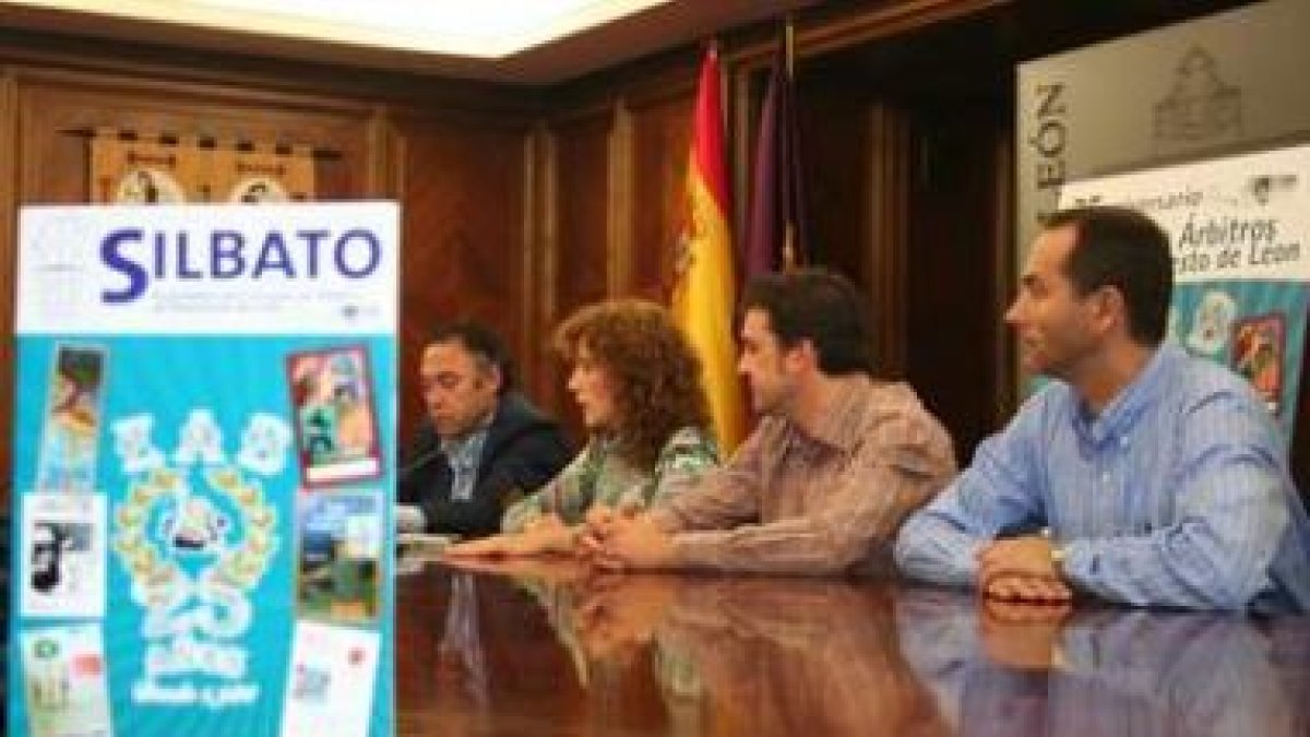 Llamazares, Rodríguez Picallo, Alonso y Palenzuela en la presentación de los actos del aniversario.