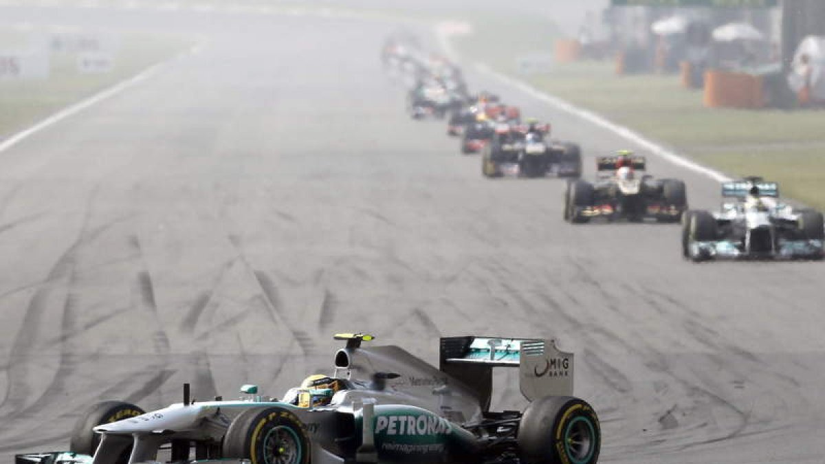Hamilton salía desde la pole aunque al final el ritmo de Alonso y Raikkönen fue más consistente.