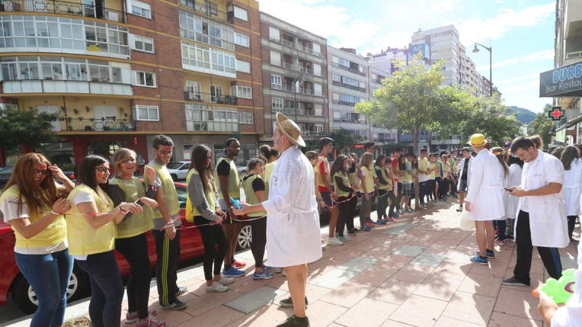 Varios estudiantes de Ponferrada, en novatadas. ANA F. BARREDO