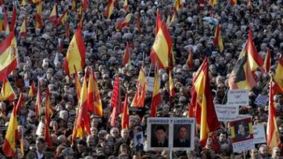 Vista general de la manifestación convocada por la asociación Voces contra el Terrorismo.