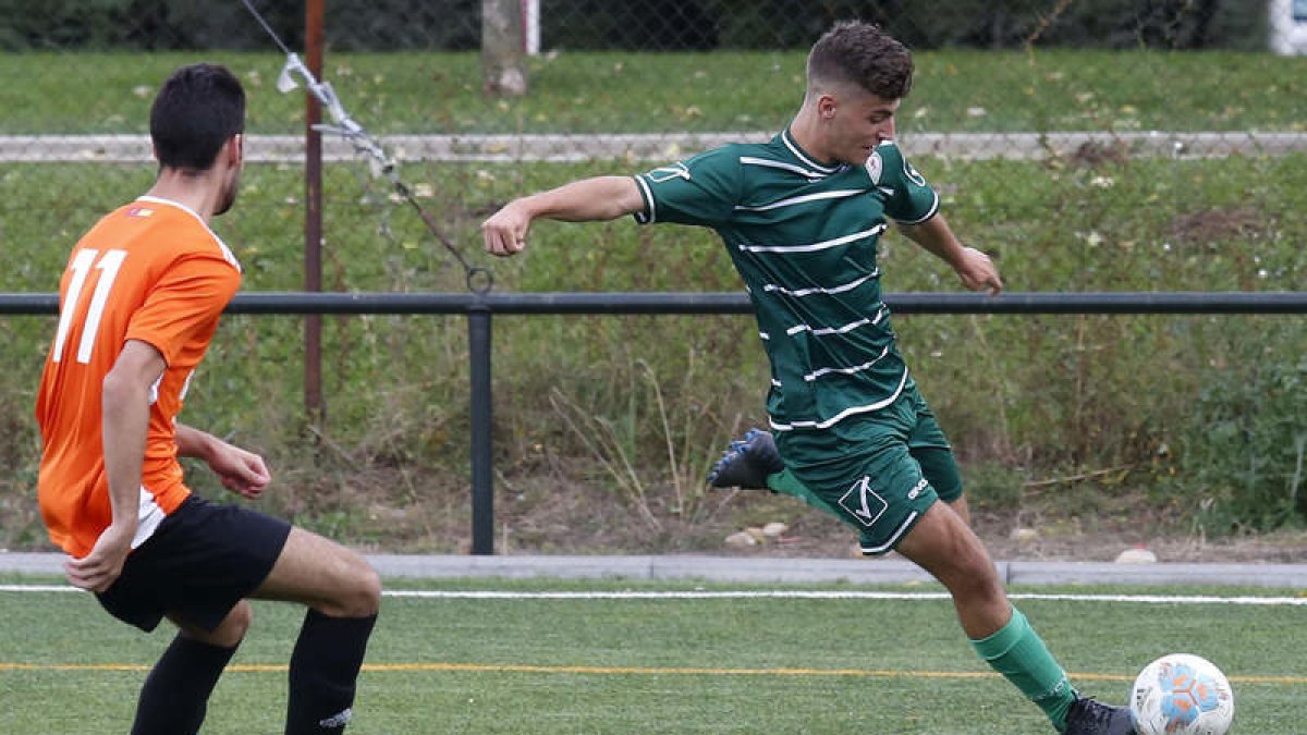 El equipo leonés sumó su primera punto de la temporada en la categoría. FERNANDO OTERO