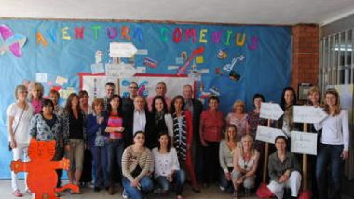 Docentes de seis países, en el colegio Teleno.