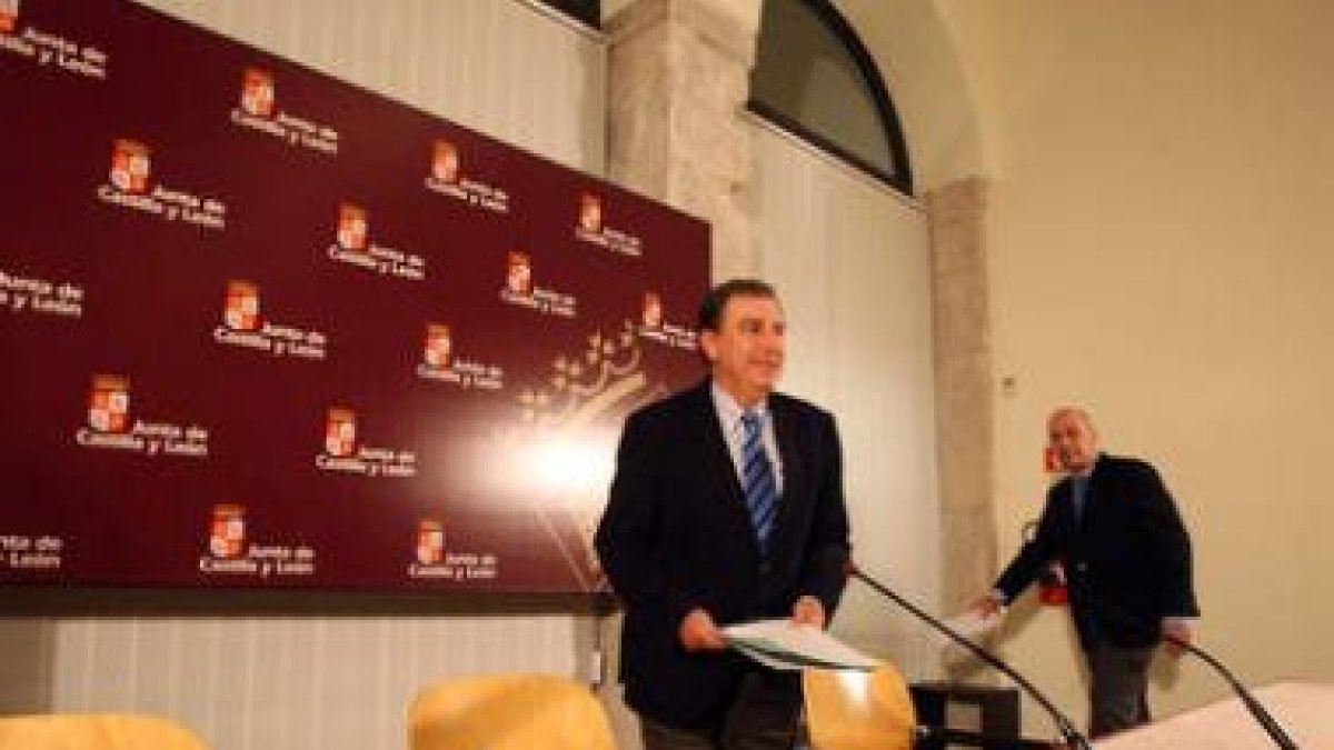El consejero de Educación, Juan José Mateos