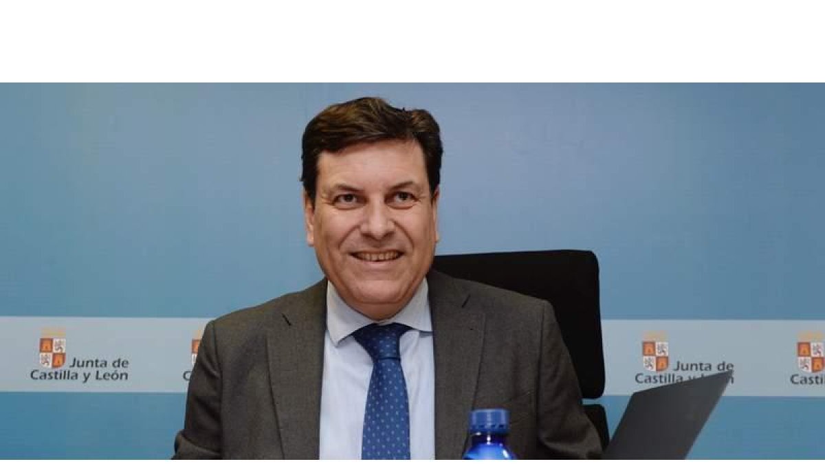 El consejero de Economía y Hacienda, Carlos Fernández Carriedo. NACHO GALLEGO