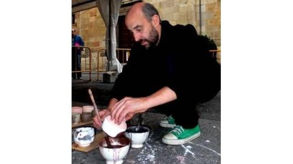 El artista salmantino Vidal Herández Seisdedos