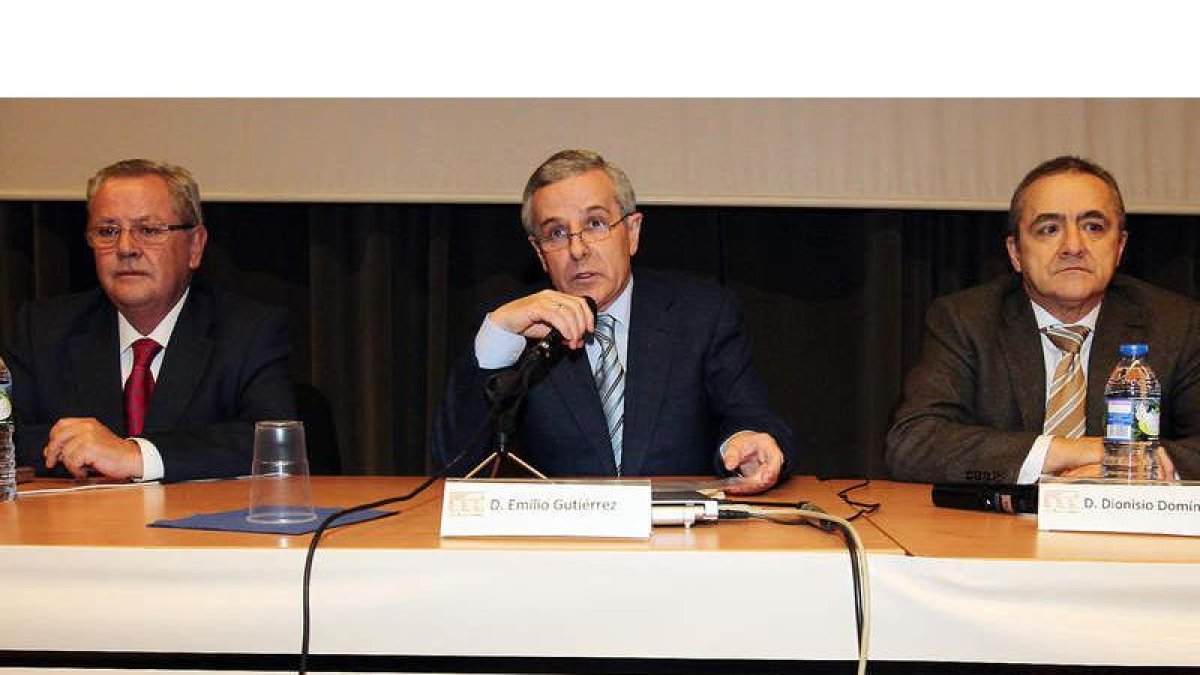 Villa, edil del Ildefe, el alcalde y Domínguez, de la Caja.