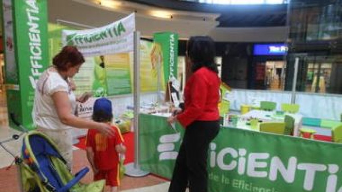 La exposición de eficiencia energética está dirigida a los más pequeños.