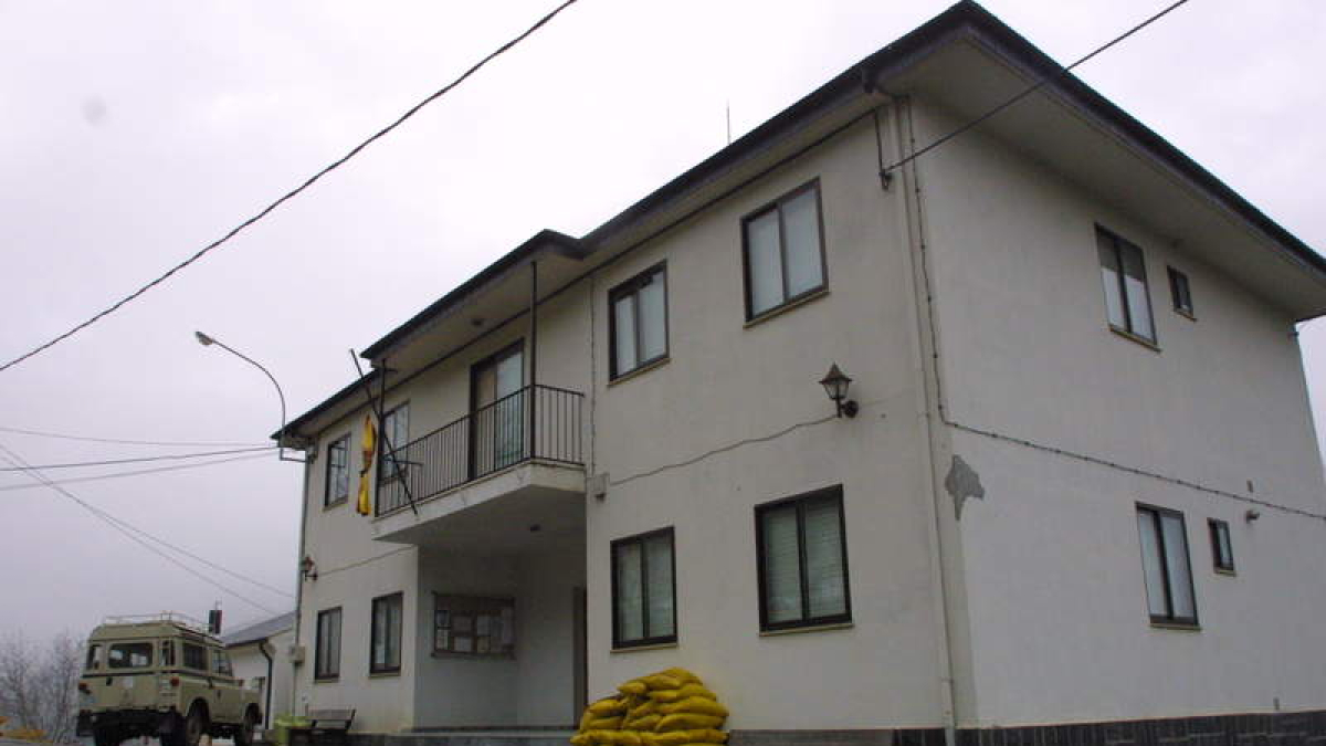 Casa consistorial de Benuza, en una imagen de archivo. ANA F. BARREDO