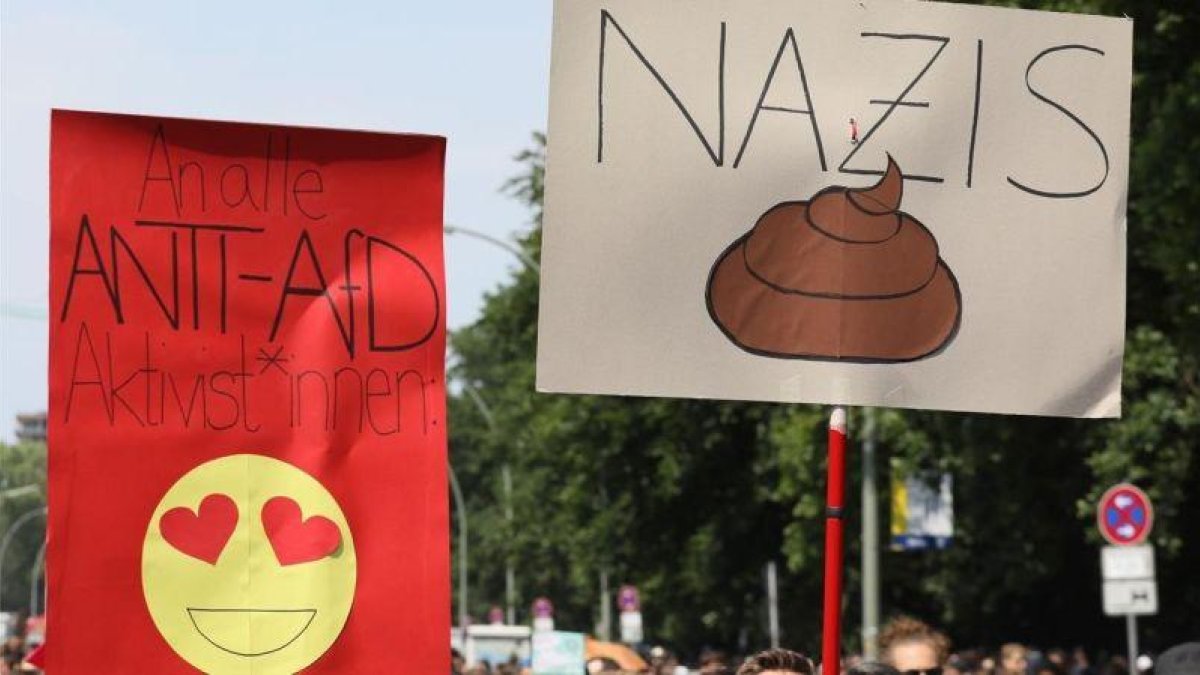 Decenas de miles de personas salieron a las calles de Berlín para contrarrestar la protestas convocada por la ultraderechista Alterantiva para Alemania (AfD).