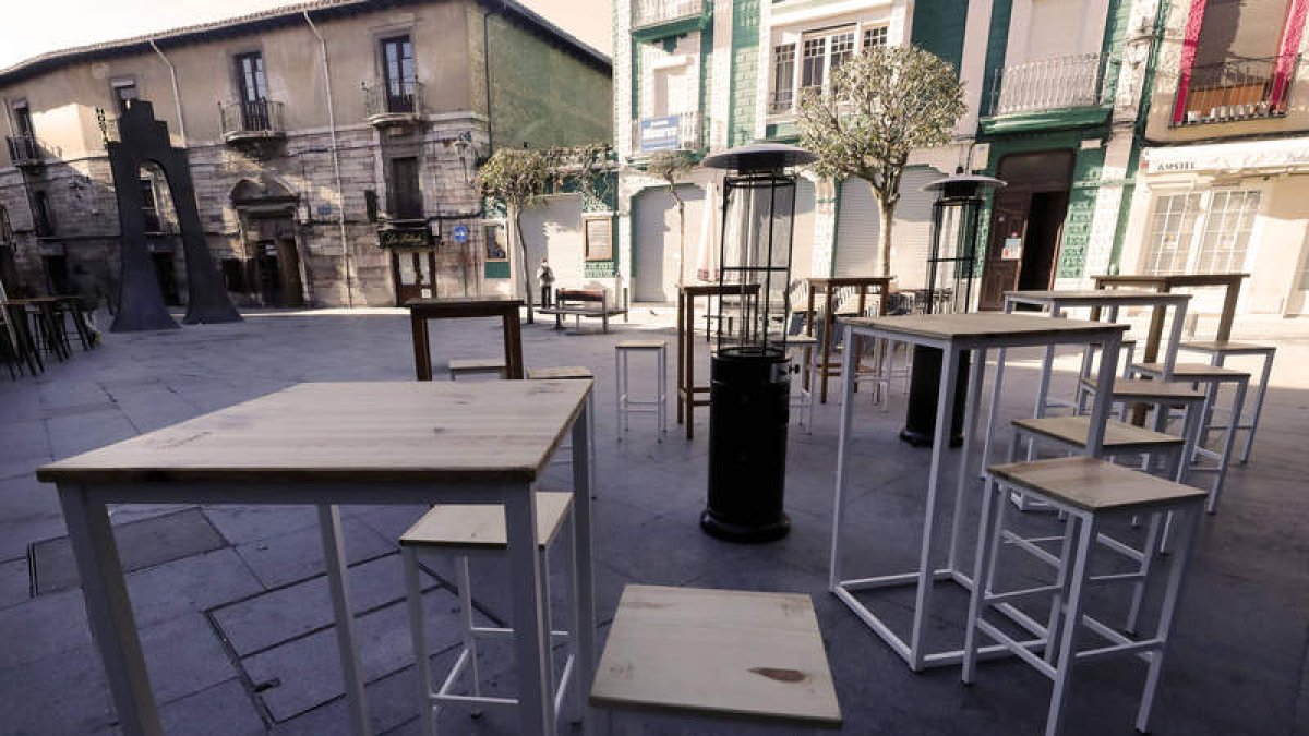 El sector hostelero comenzará la experiencia puesta en marcha por la consejera de Empleo. RAMIRO