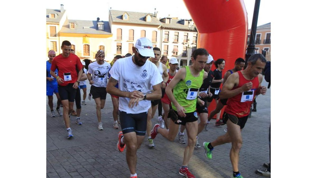 Cuarenta corredores participaron en la carrera.