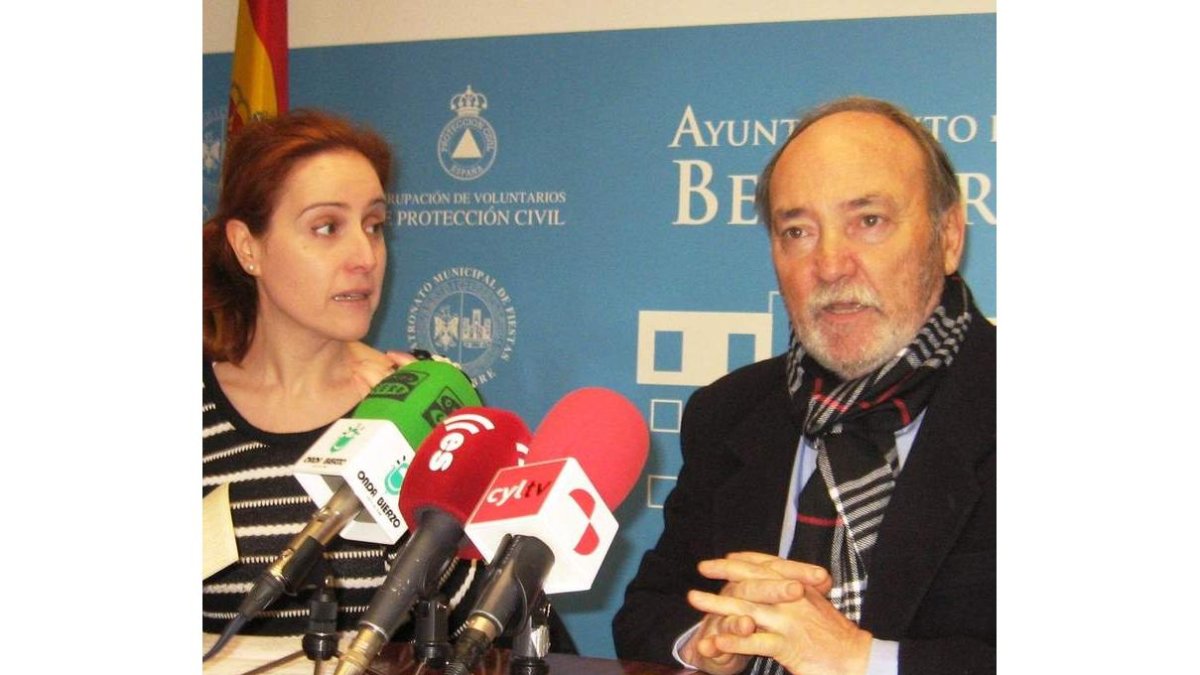 Laura Álvarez y José Manuel Otero, ayer.