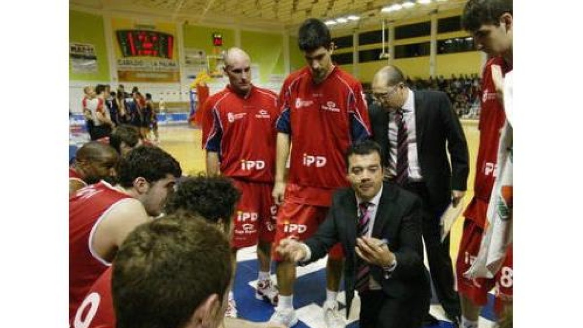 Javier De Grado ha pedido a sus hombres intensidad máxima en los play off.