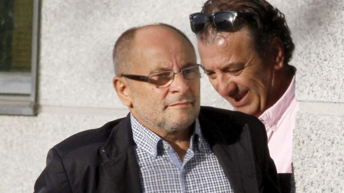 Francisco Rodríguez es conducido ante el juez.
