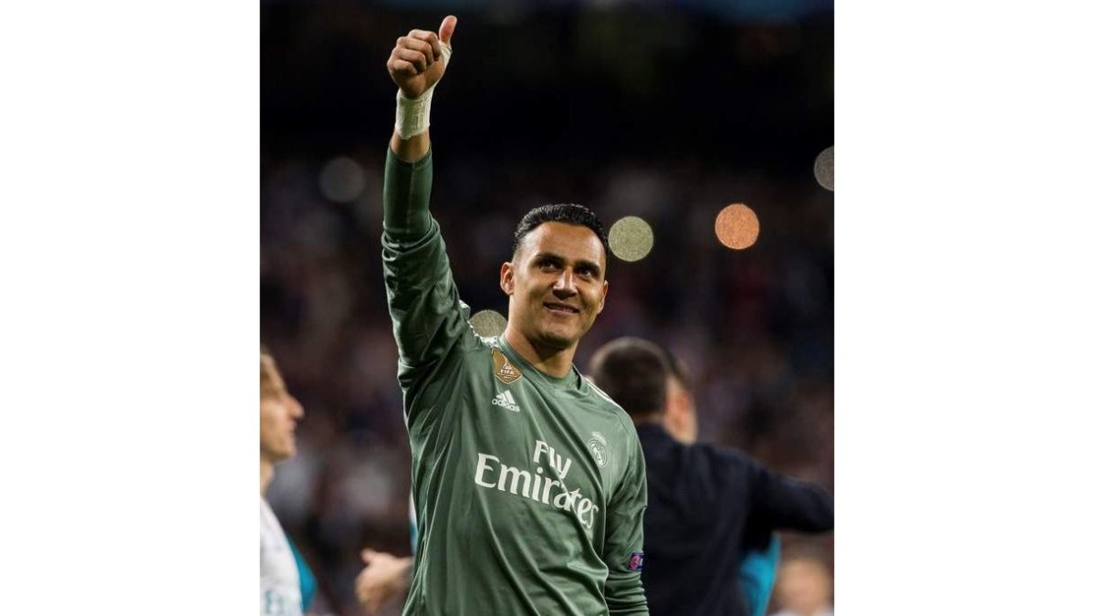 Keylor Navas, el héroe ante el Bayern, celebra la clasificación para la final. RODRIGO JIMÉNEZ
