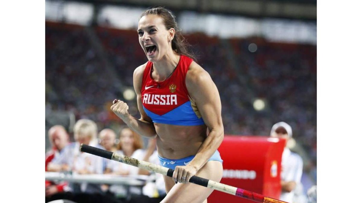 Isinbayeva dejó claro que a pesar del paso de los años su liderazgo en pértiga no admite dudas.