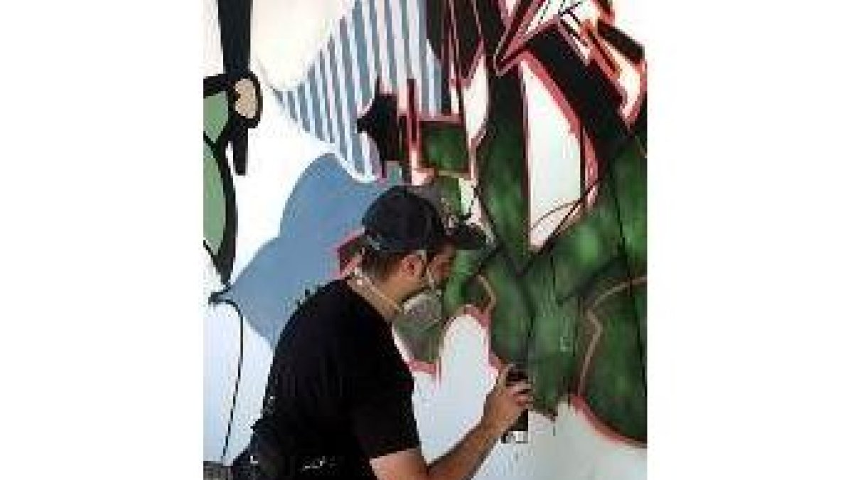 Los graffiti también estuvieron presentes ayer en el Musac