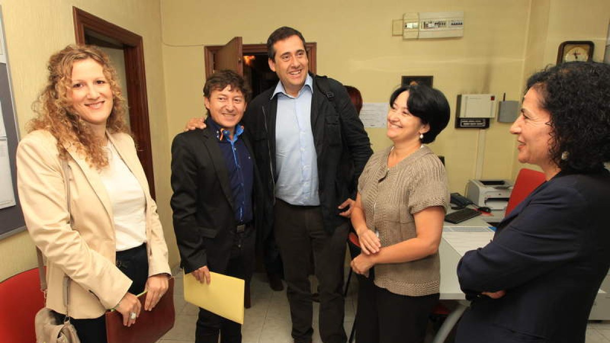 Lidia Pérez, Folgueral, Fernández Cardo, Marqués y Santín, ayer en la sede del PSOE.